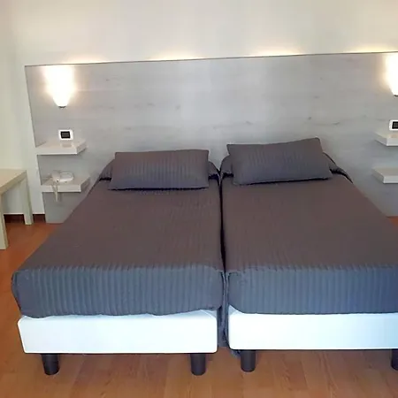 Otel Moreri 3*